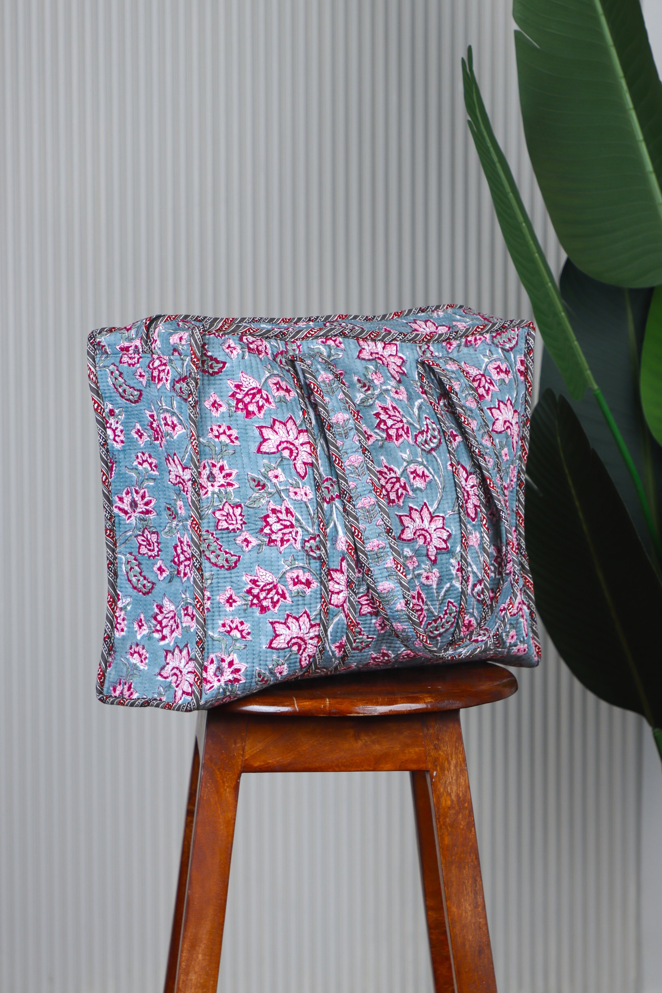Greyroz jaal tote bag