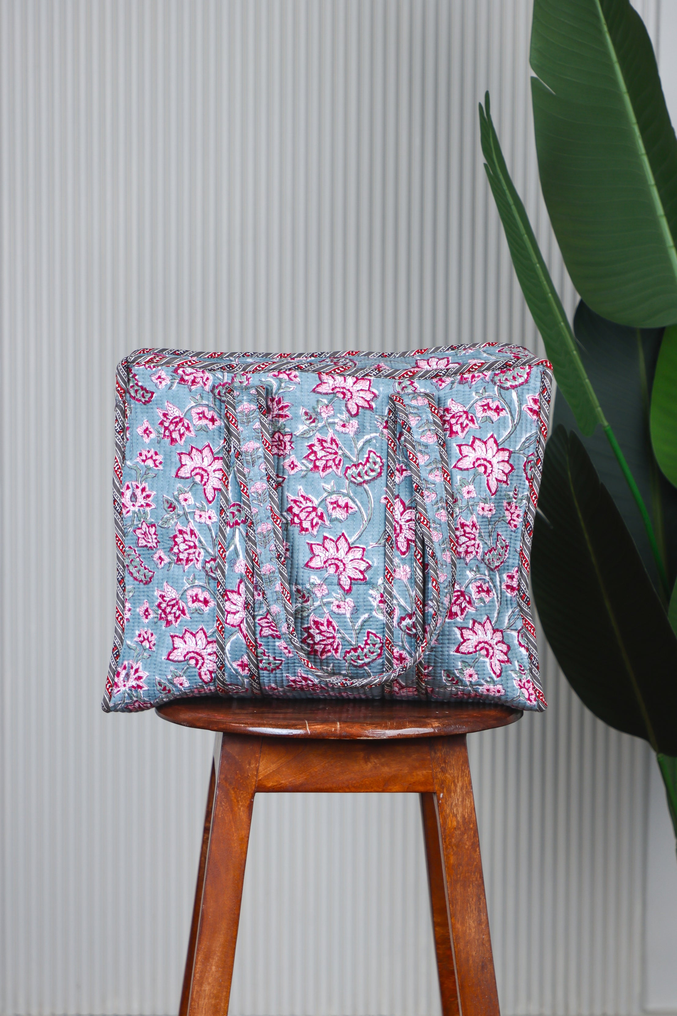 Greyroz jaal tote bag